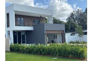 6449 Sw 28th St, Miami