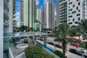 1331 Brickell Bay Dr 302, Miami