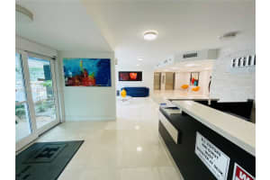 919 Hillcrest Dr 504, Hollywood