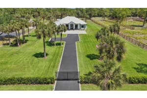 360 13th St Sw, Naples