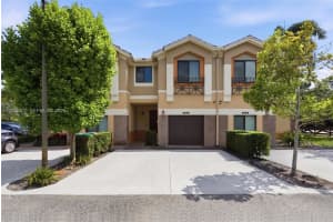 6320 S Station Sq, Davie