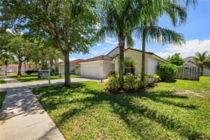 18510 NW 23rd St, Pembroke Pines, FL 33029, - MLS#A12005012