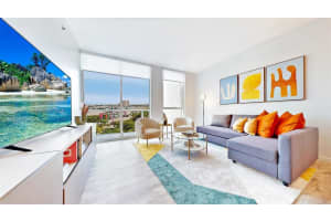 244 Biscayne Blvd 704, Miami