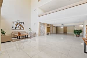16400 Golf Club Rd APT 104, Weston, FL 33326, - MLS#A12005203