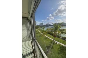 2861 Leonard Dr F514, Aventura