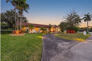 10124 Sw 130th Ter, Miami