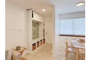 944 Meridian Ave APT 11, Miami Beach, FL 33139, - MLS#A12005239