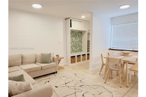 944 Meridian Ave APT 11, Miami Beach, FL 33139, - MLS#A12005239