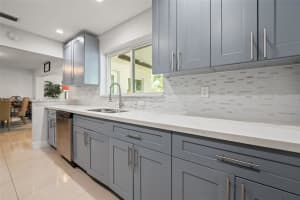 541 SW 38th Ave, Fort Lauderdale, FL 33312, - MLS#A12005258