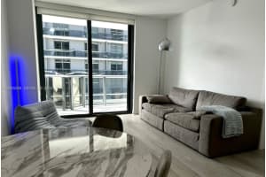 45 Sw 9th St 3107, Miami
