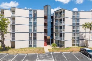 6995 Nw 186th St E509, Hialeah