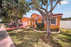 685 SW 198th Terrace, Pembroke Pines, FL 33029, - MLS#A12005276