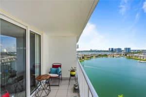 2851 Ne 183rd St 2012e, Aventura