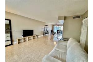1100 SE 4th Ave APT 32, Deerfield Beach, FL 33441, - MLS#A12005337