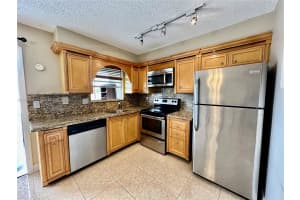 1100 SE 4th Ave APT 32, Deerfield Beach, FL 33441, - MLS#A12005337