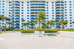 7501 E Treasure Dr 7m, North Bay Village