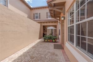 623 SW 146th Terrace, Pembroke Pines, FL 33027, - MLS#A12005375