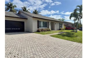 13425 NW 10th St, Sunrise, FL 33323, - MLS#A12005380