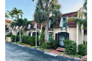 1001 Three Islands Blvd 31, Hallandale Beach