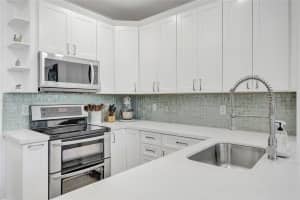 1062 SW 158th Ave, Pembroke Pines, FL 33027, - MLS#A12005418