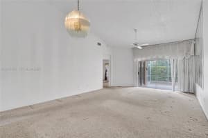 9743 Malvern Dr, Tamarac, FL 33321, - MLS#A12005427