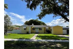 432 Palmetto Dr, Miami Springs