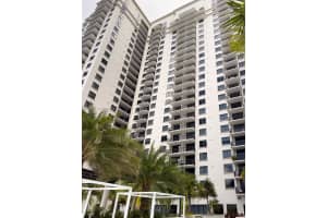 999 Sw 1st Ave 1611, Miami