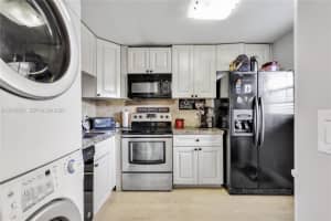 3777 NW 78th Ave APT 15A, Hollywood, FL 33024, - MLS#A12005525