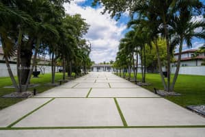 150 Nw 130th Ave, Miami