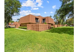 2532 Camelot Ct, Cooper City