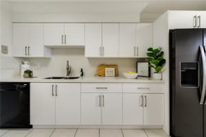 8401 NW 8th St APT 401, Miami, FL 33126, - MLS#A12005583