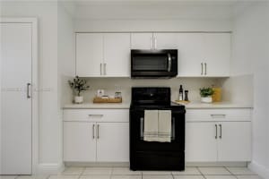 8401 NW 8th St APT 401, Miami, FL 33126, - MLS#A12005583