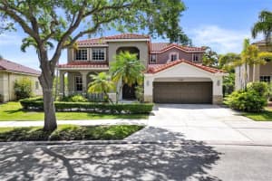 4281 Laurel Ridge Cir, Weston