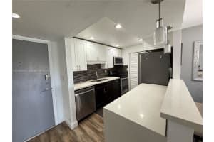 230 Lakeview Dr APT 307, Weston, FL 33326, - MLS#A12005620