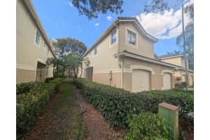 2143 Hacienda Ter, Weston