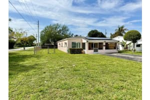 1698 Ne 177th St, North Miami Beach