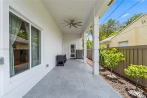 635 Sw 9th St, Hallandale Beach