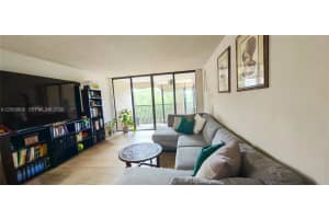 2802 N 46 Ave 520b, Hollywood