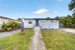 300 E 43rd St, Hialeah