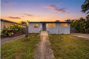 300 E 43rd St, Hialeah, FL 33013, - MLS#A12005811