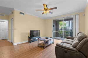 6841 SW 44th St APT 106, Miami, FL 33155, - MLS#A12005863