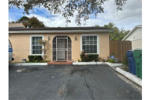 2733 Nw 204th Ln, Miami Gardens