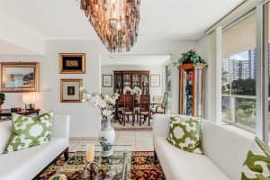 5900 Collins Ave APT 402, Miami Beach, FL 33140, - MLS#A12005890