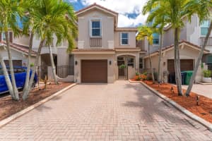 945 SW 154th Ct, Miami, FL 33194, - MLS#A12005900