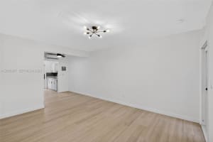 428 Collins Ave APT 5, Miami Beach, FL 33139, - MLS#A12005907