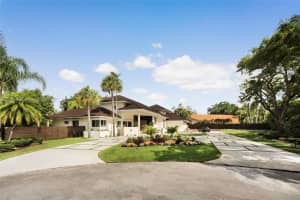 8841 Sw 103rd St, Miami