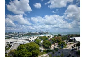 398 Ne 5th St 4313, Miami