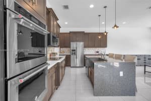 865 SW 113th Ln, Pembroke Pines, FL 33025, - MLS#A12006010