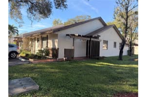 9601 NW 16th St, Pembroke Pines, FL 33024, - MLS#A12006092