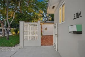 2 NW 89th St, El Portal, FL 33150, - MLS#A12006113